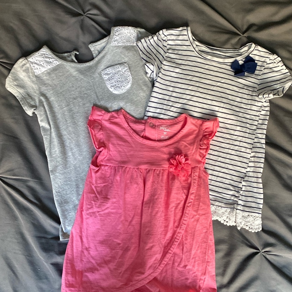 Girls carters size 5T short sleeve shirts